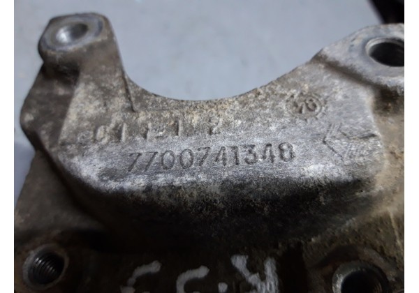 Кронштейн насоса гідропідсилювача Renault 19, 1.7, 7700741348